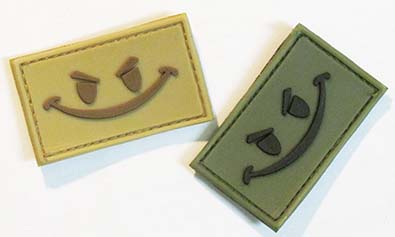 Smile (25x50), знак полимерный, PVC015 - Smile (25x50), знак полимерный. Фон песочный и оливковый