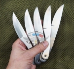 D-Shark нож, комплект из двух ножей - D-Shark нож. Показано несколько ножей
